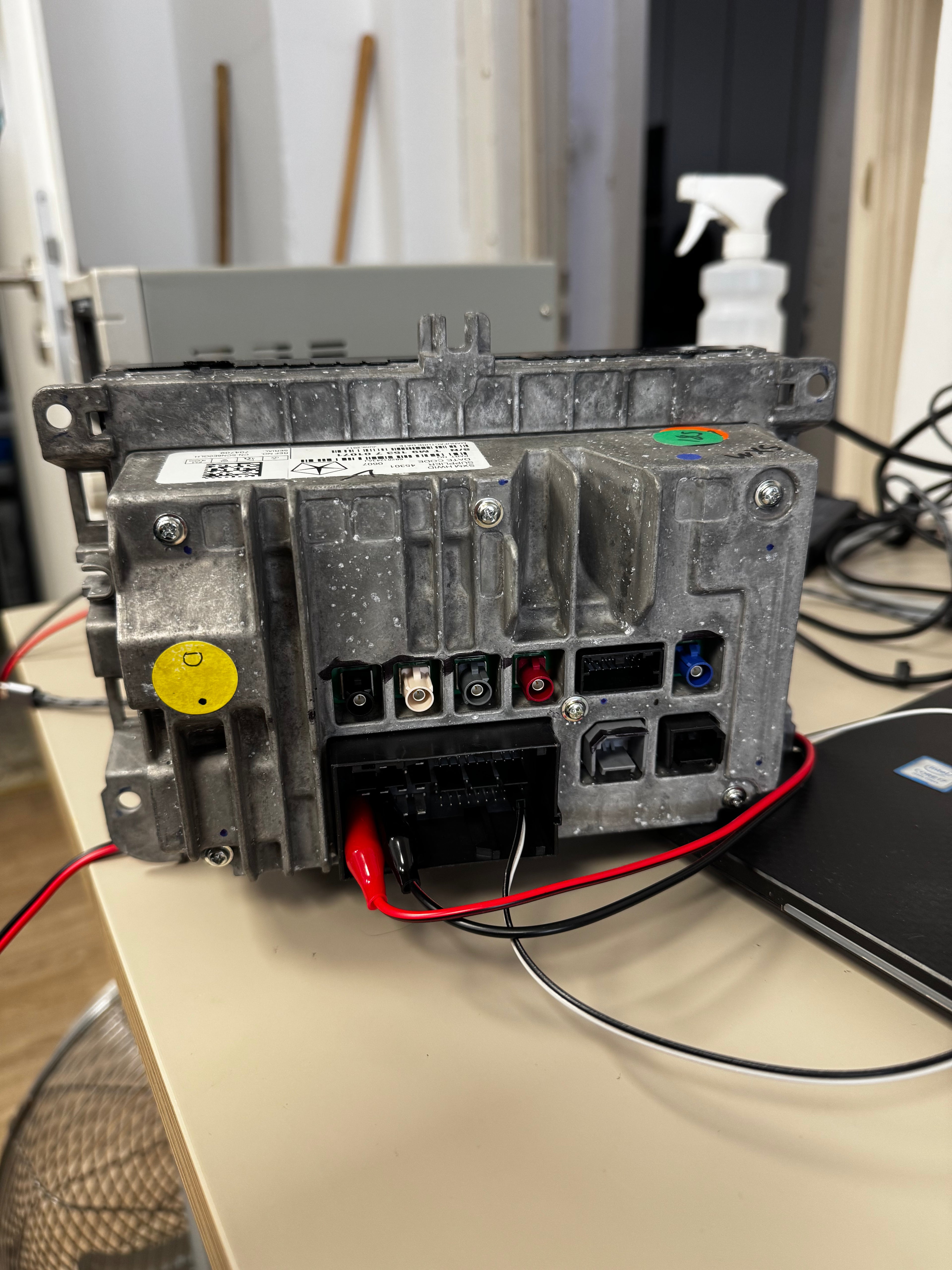 Reparaturservice für Jeep / Dodge / RAM / Chrysler – Uconnect 8.4” (Ghost Touch & Display Reparatur)