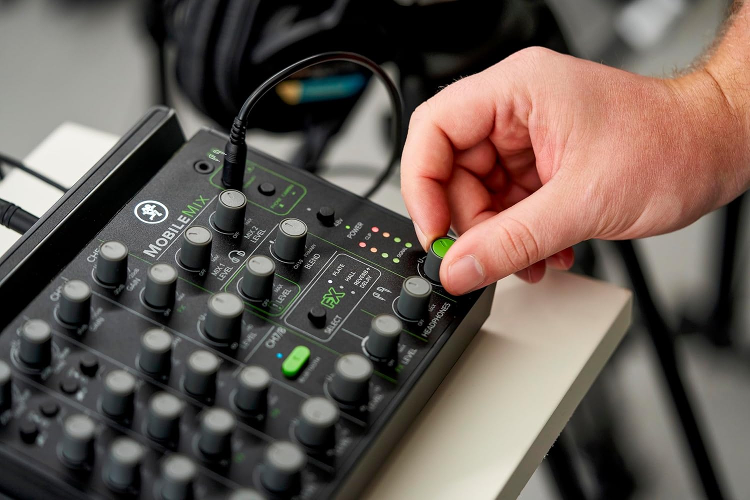 MobileMix 8-Kanal-Mischpult mit USB-Stromversorgung für A/V-Produktionen, Live-Sound und Streaming